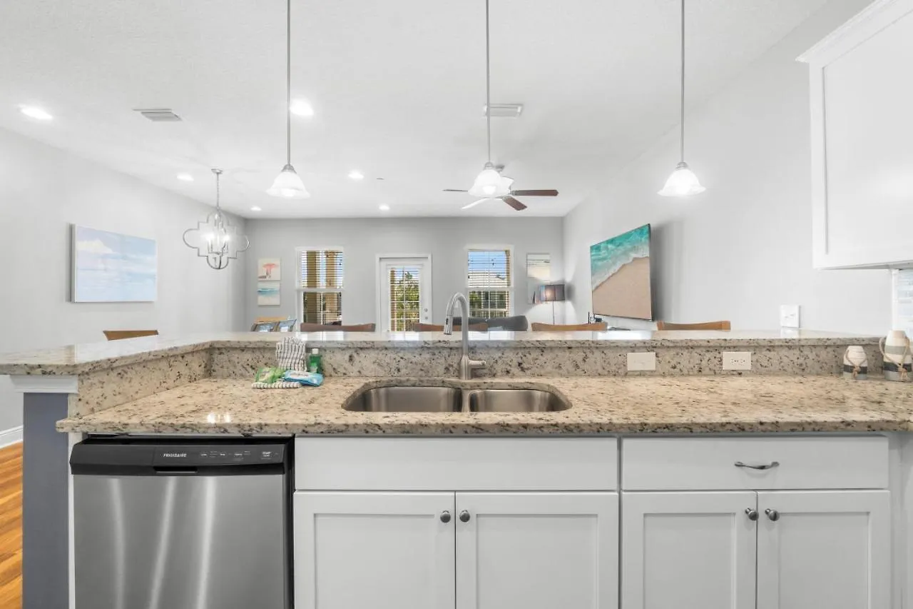 Sandy Feet Retreat Heart Of Destin Community Pool Holiday home