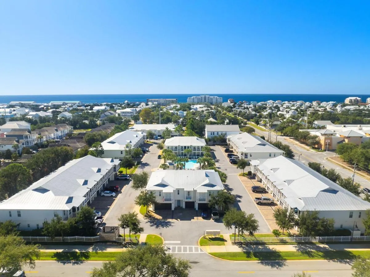 Sandy Feet Retreat Heart Of Destin Community Pool Holiday home